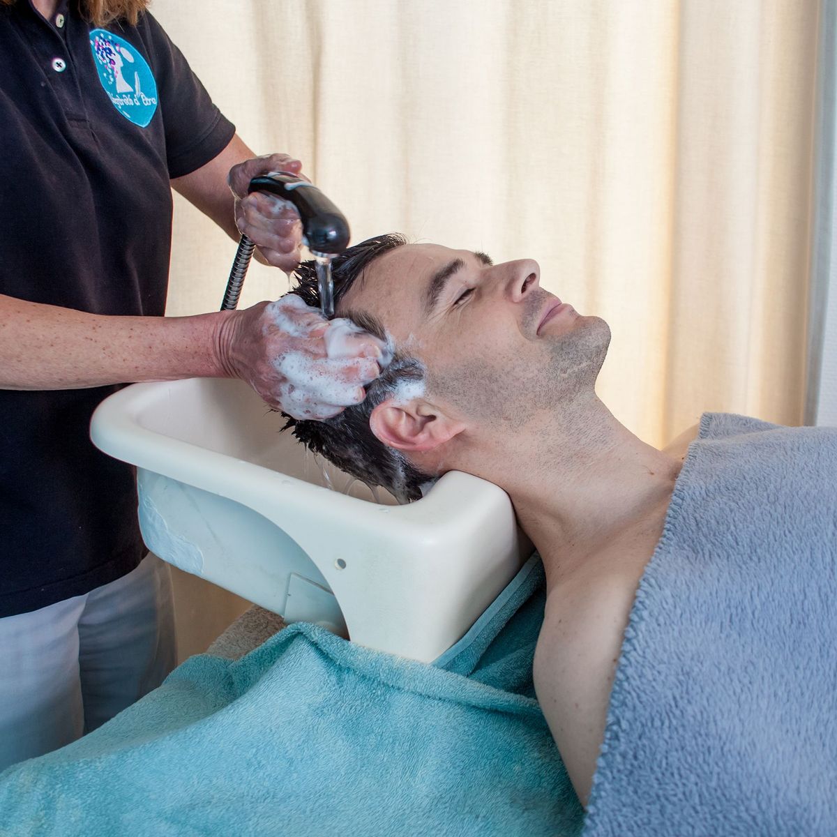 Shampooing massage détente allongé